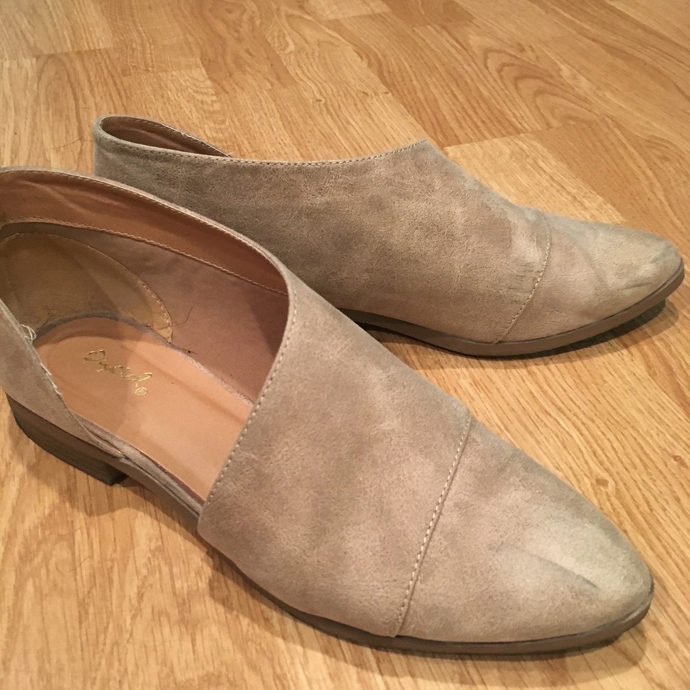 Cutout flats